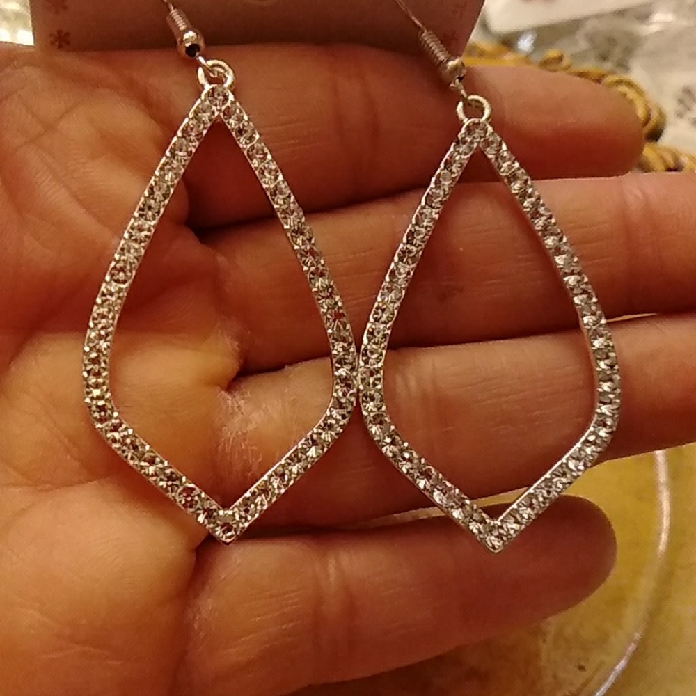 Designer inspired Rhinestone earrings - Picture 3 of 4